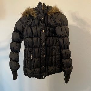 Black Women’s Medium Puffer Jacket